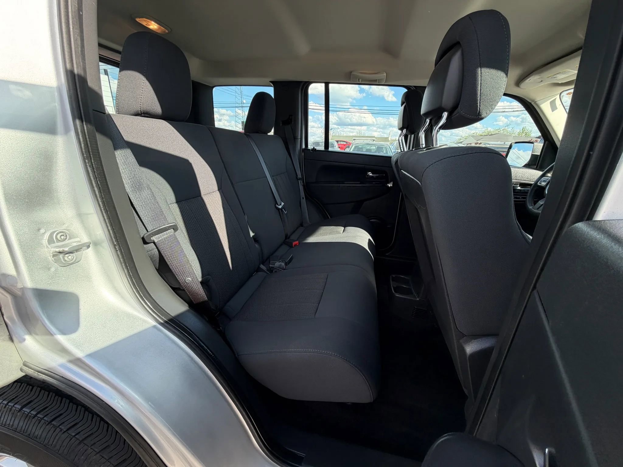 Used 2011 Jeep Liberty Sport AWD/4WD image 11