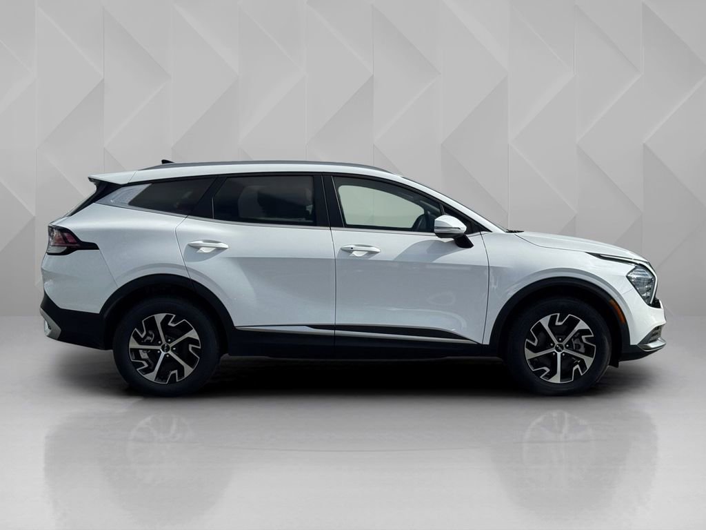 Certified 2025 Kia Sportage EX image 4