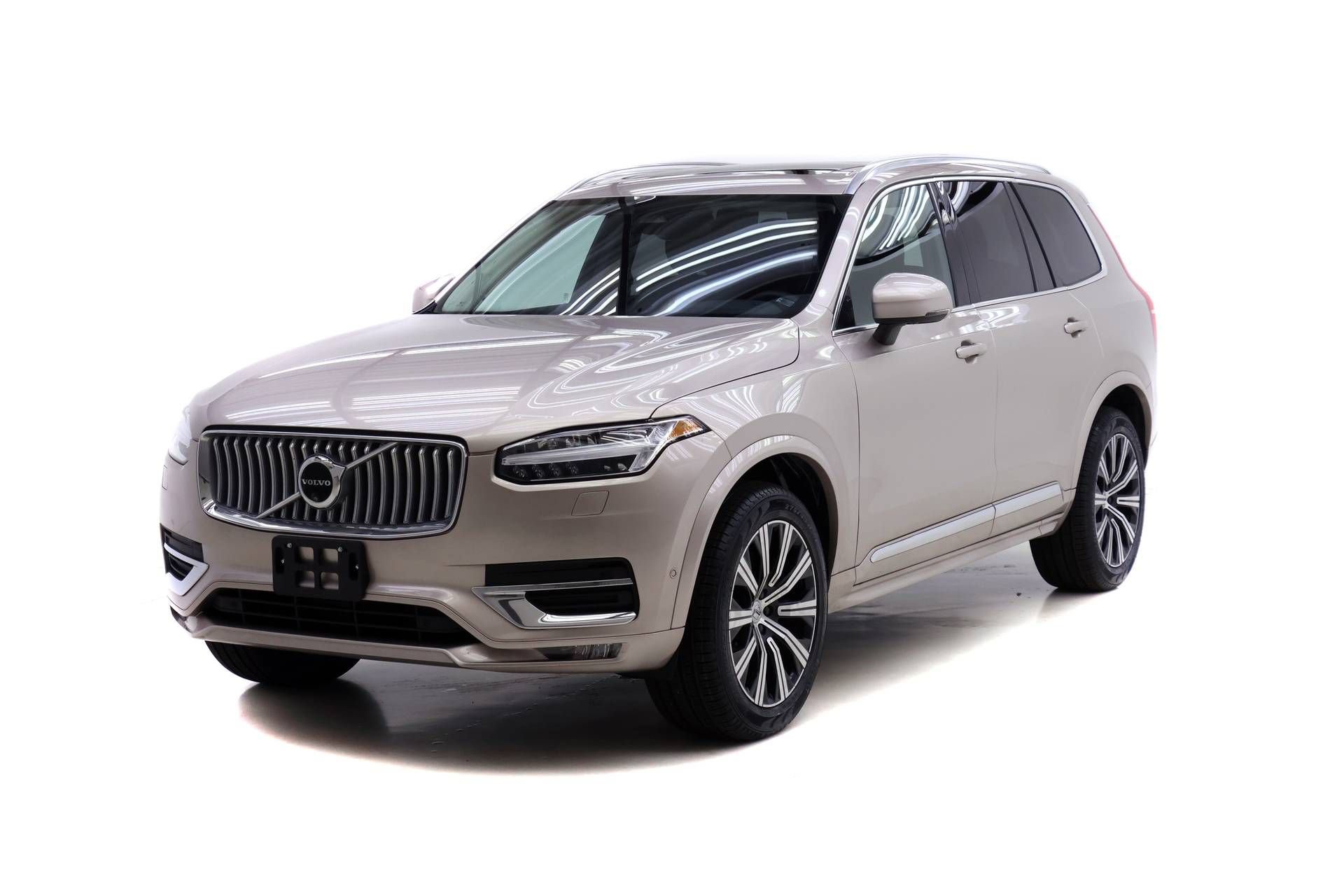 Certified 2024 Volvo XC90 B6 Plus AWD/4WD image 1