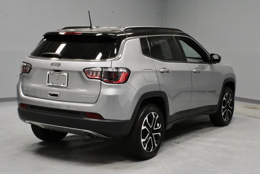 Used 2023 Jeep Compass Limited AWD/4WD image 11