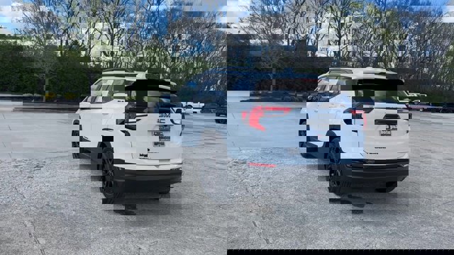 Used 2022 GMC Terrain SLE w/ Driver Convenience Package image 7