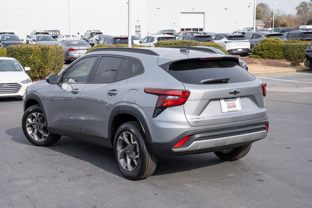 Used 2024 Chevrolet Trax LT w/ Driver Confidence Package image 3