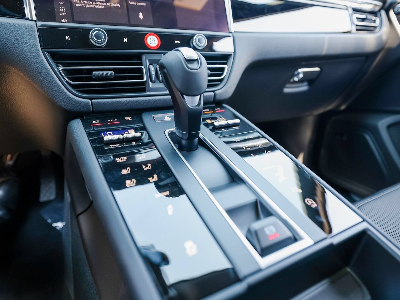 Certified 2026 Porsche Macan S AWD/4WD image 20