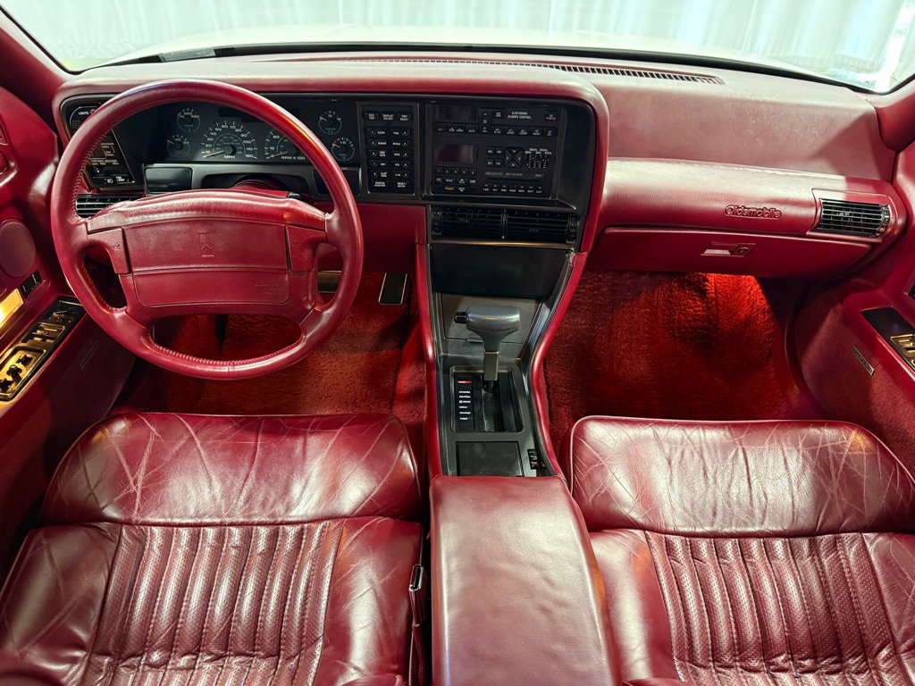 Used 1990 Oldsmobile Toronado Trofeo image 10