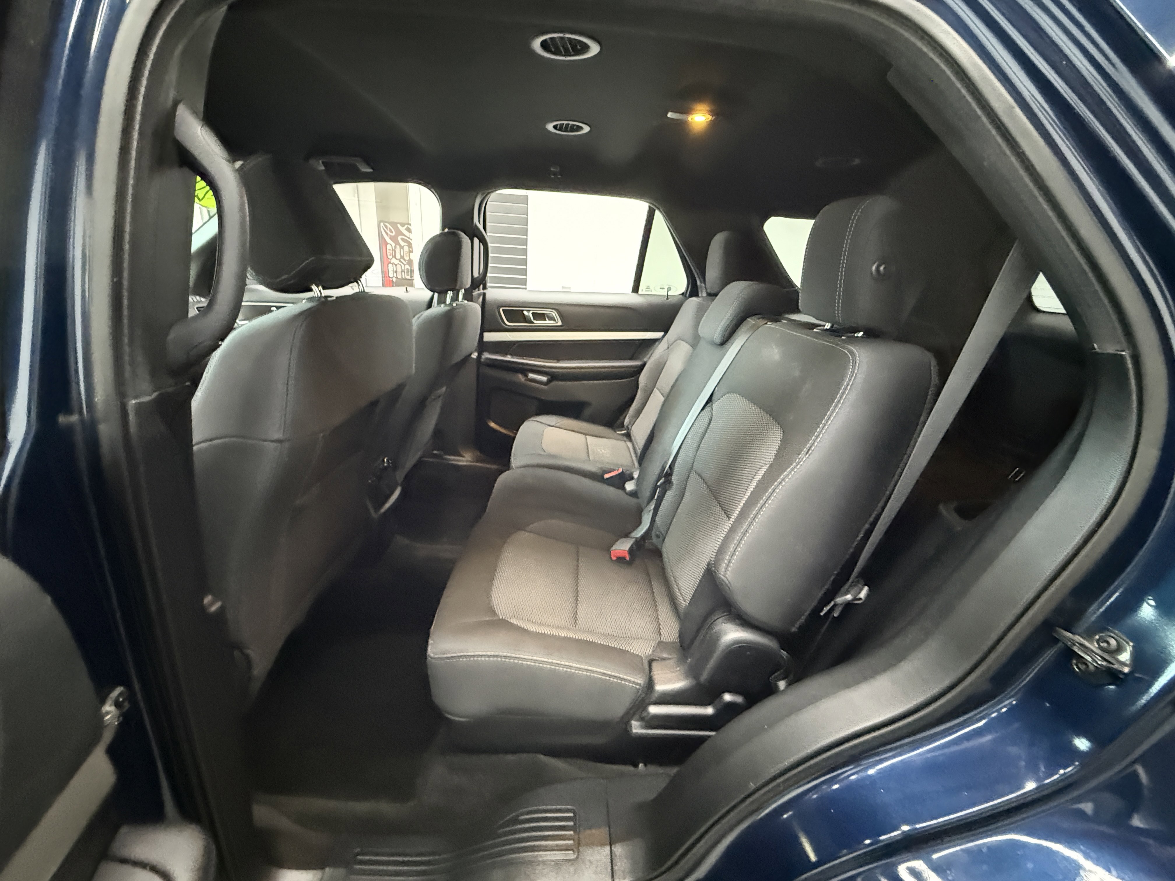 Used 2017 Ford Explorer XLT image 19