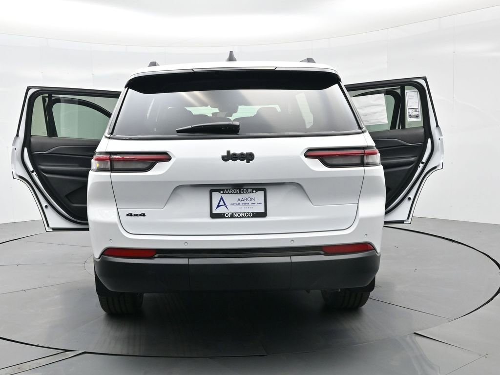New 2025 Jeep Grand Cherokee L Altitude image 42