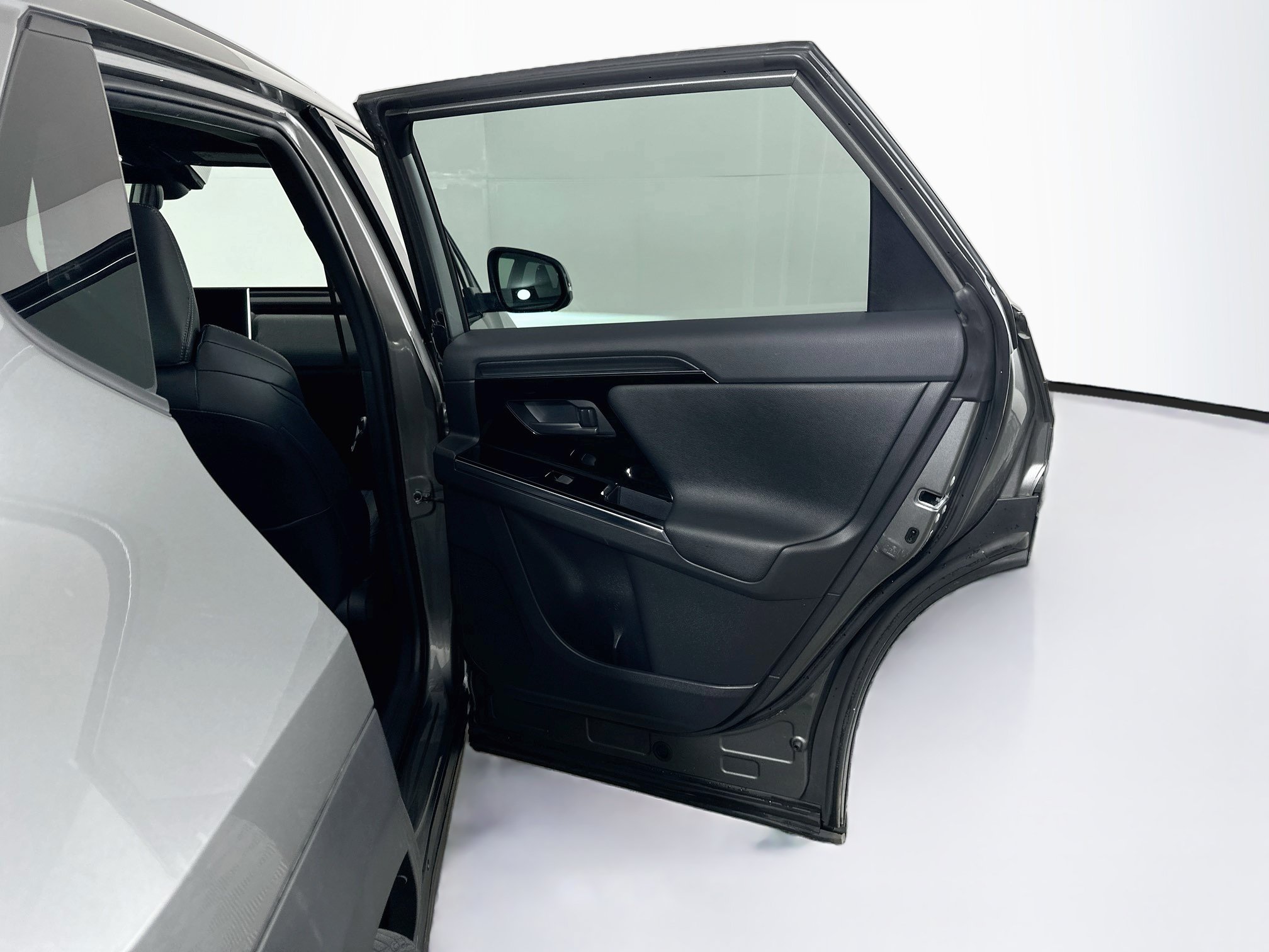 Used 2023 Subaru Solterra AWD image 29