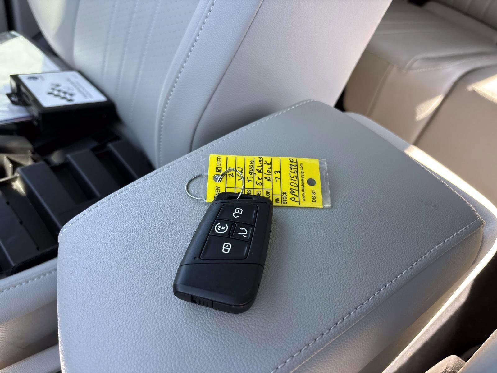 Used 2023 Volkswagen Tiguan SE R-Line image 34