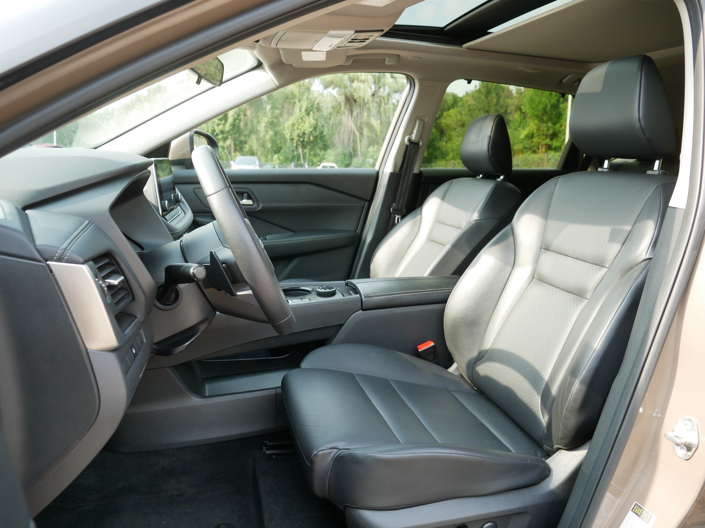 Certified 2024 Nissan Rogue SV w/ SV Premium Package AWD/4WD image 35