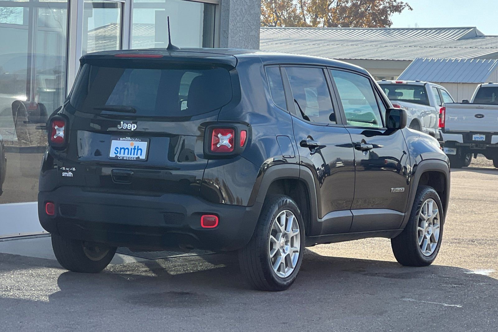 Used 2023 Jeep Renegade Latitude AWD/4WD image 4
