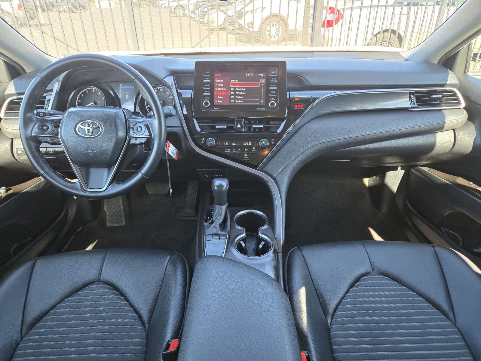 Used 2024 Toyota Camry SE image 10