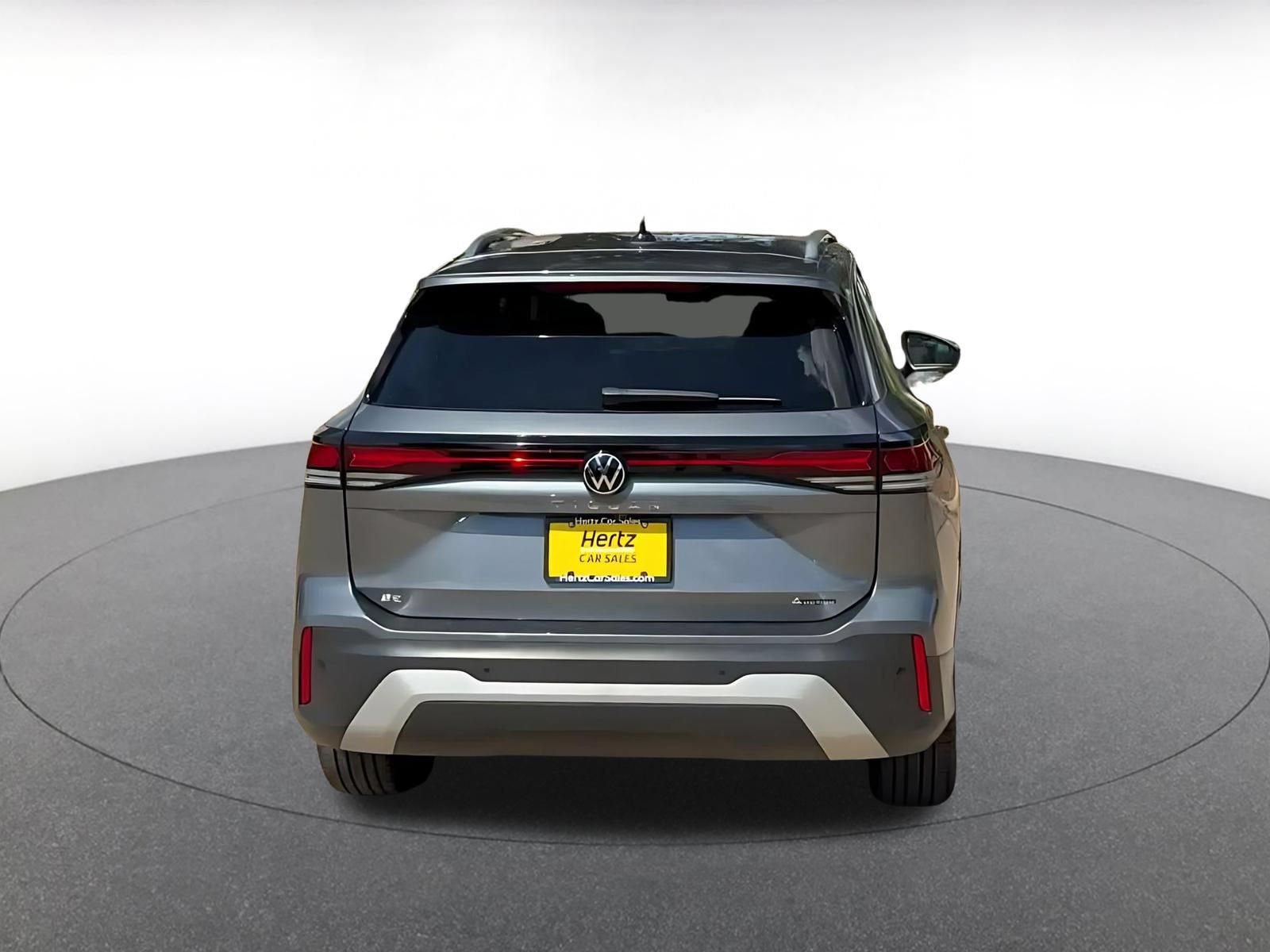 Used 2026 Volkswagen Tiguan SE AWD/4WD image 12