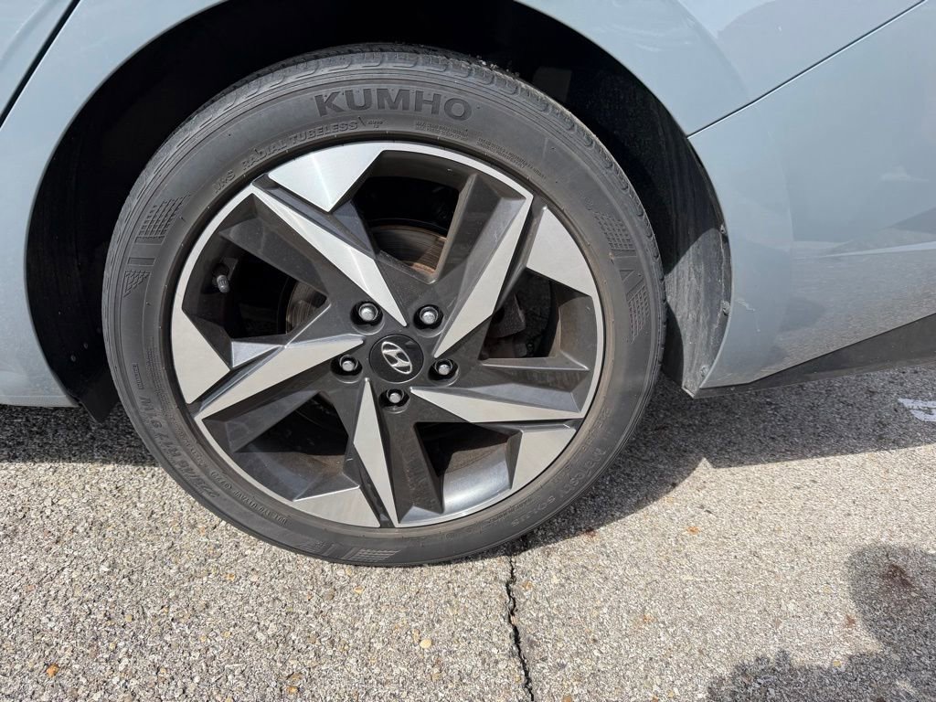 Used 2022 Hyundai Elantra SEL w/ Convenience + Premium Package image 6