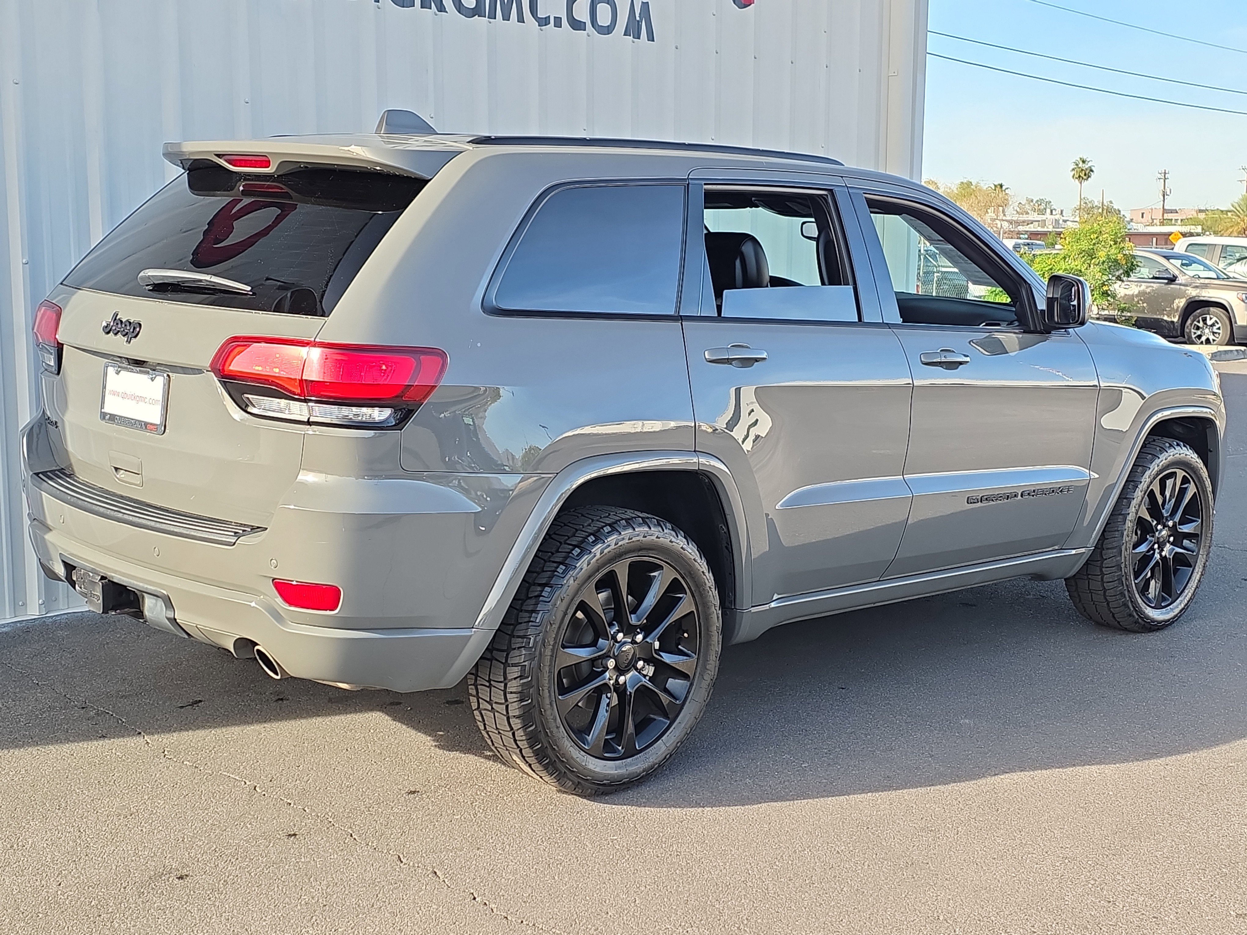 Used 2022 Jeep Grand Cherokee Laredo X image 9