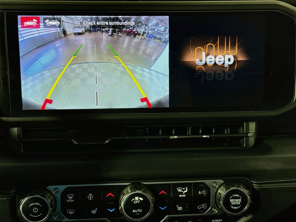 Used 2024 Jeep Wrangler Unlimited Rubicon AWD/4WD image 14
