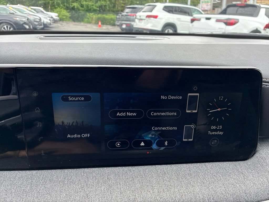 Certified 2025 Nissan Kicks SV AWD/4WD image 18