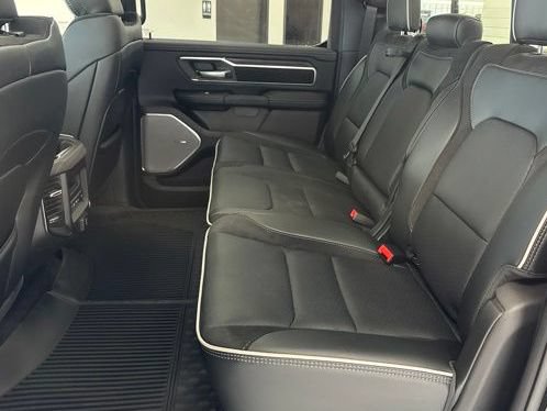 New 2026 RAM 1500 Laramie AWD/4WD image 18