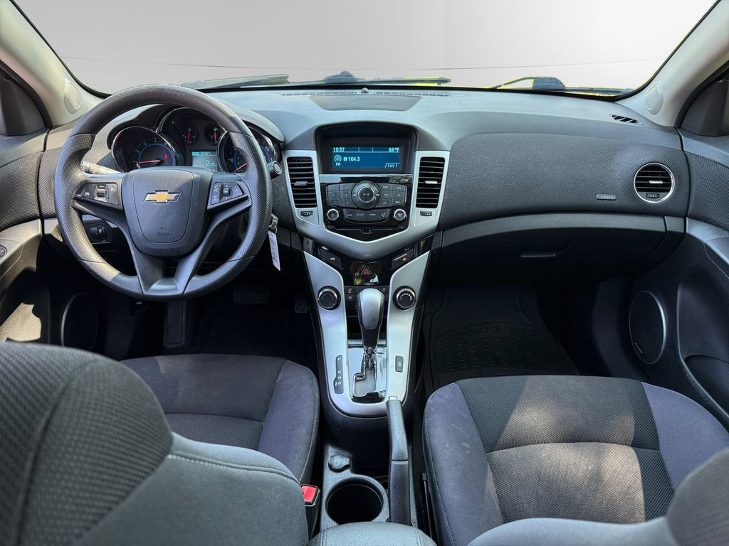 Used 2015 Chevrolet Cruze LT w/ Sun And Sound Package FWD image 10