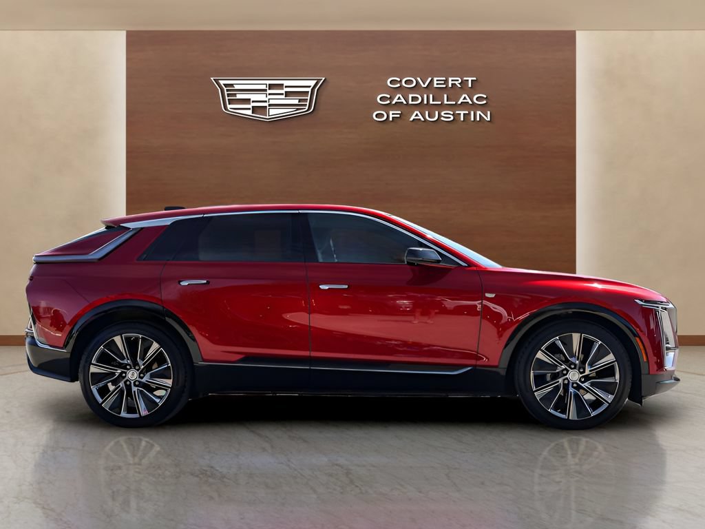 Certified 2025 Cadillac Lyriq Luxury w/ LPO, Floor Liner Package AWD/4WD image 5