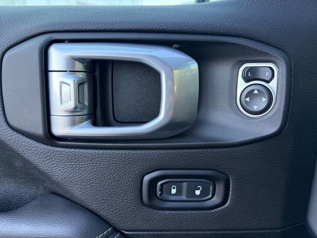 Used 2021 Jeep Gladiator Overland w/ Popular Equipment Package image 4