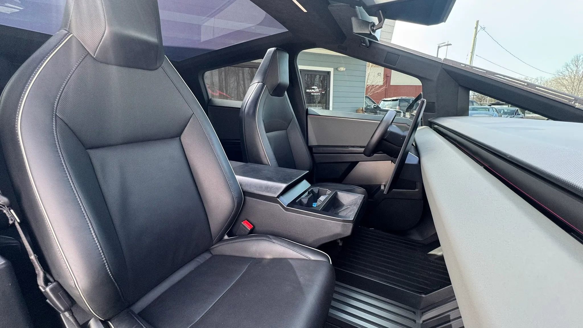 Used 2024 Tesla Cybertruck AWD Crew Cab image 31
