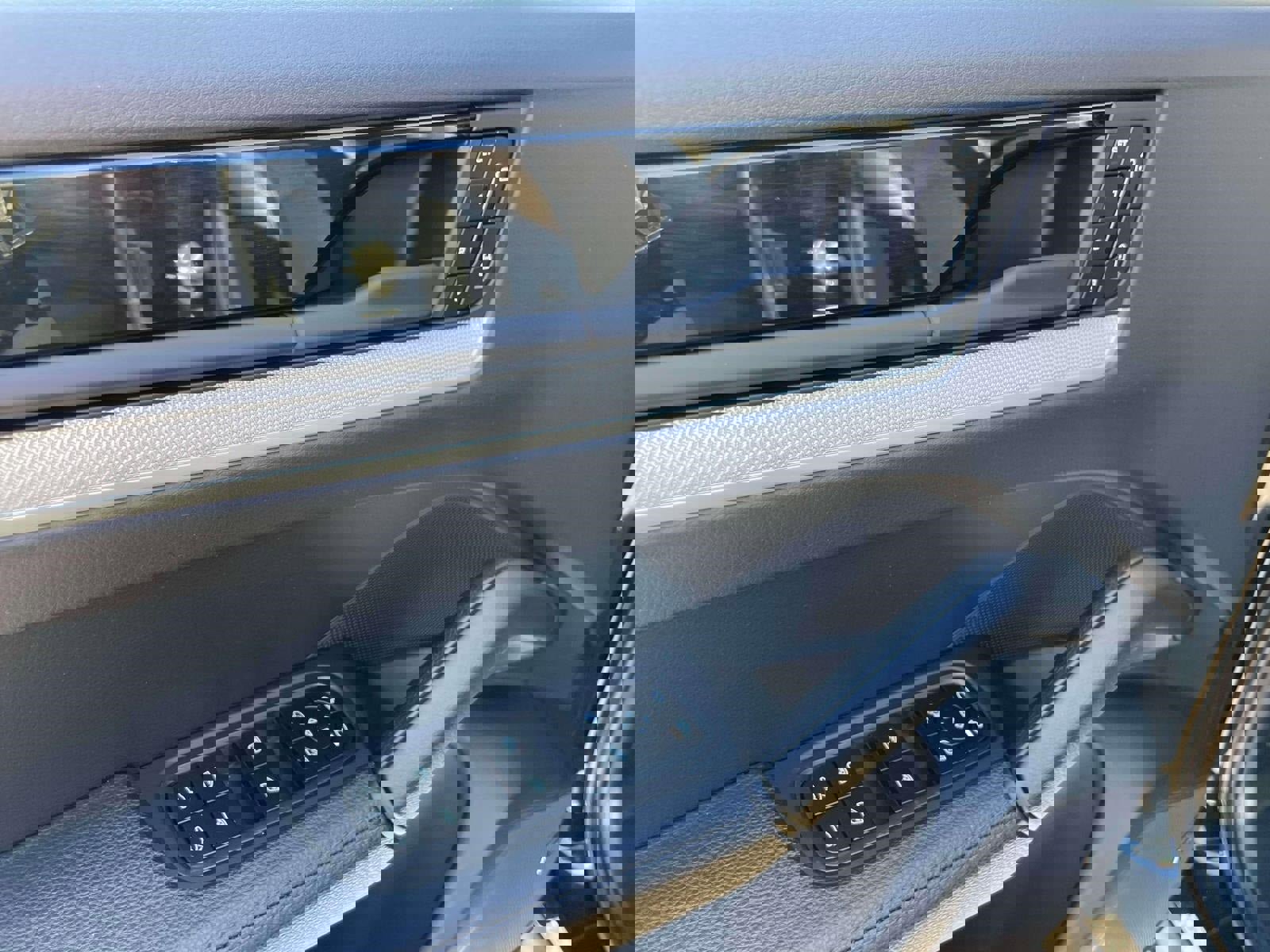 Used 2024 Porsche Cayenne image 17