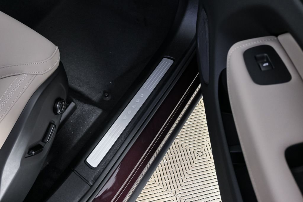 New 2026 Volvo XC60 B5 Core w/ Climate Package image 24