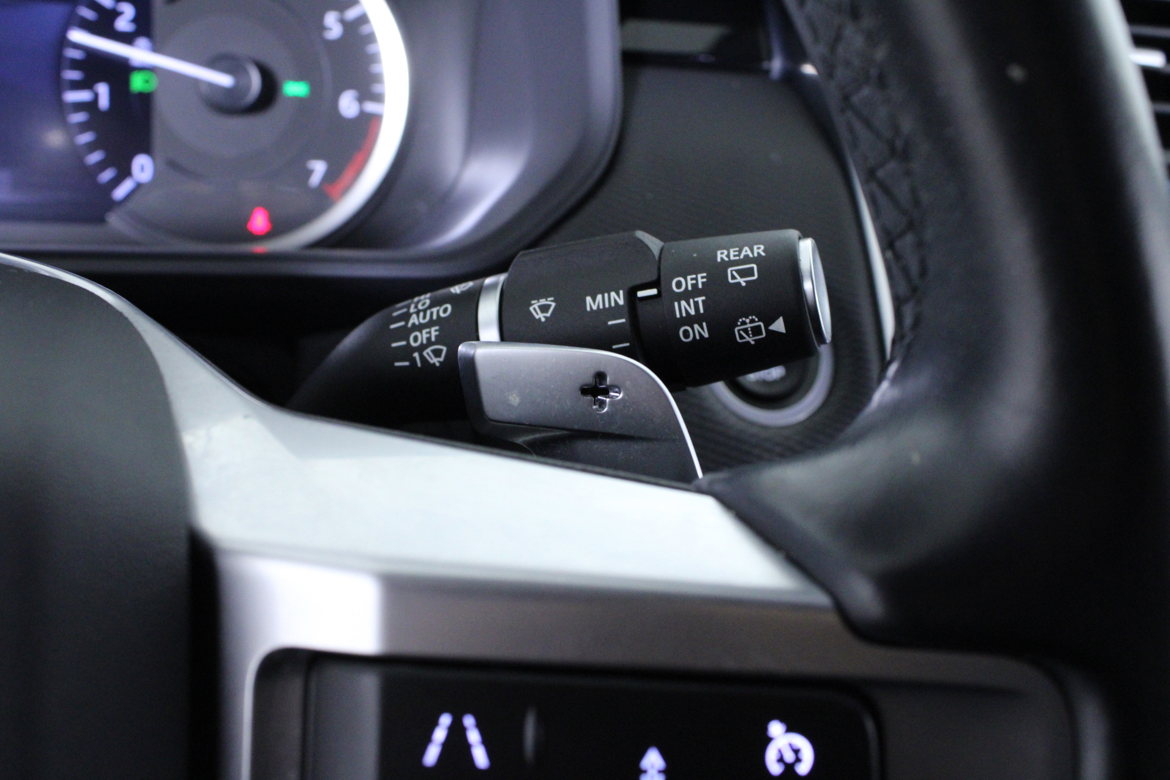 Used 2023 Land Rover Discovery S R-Dynamic image 26