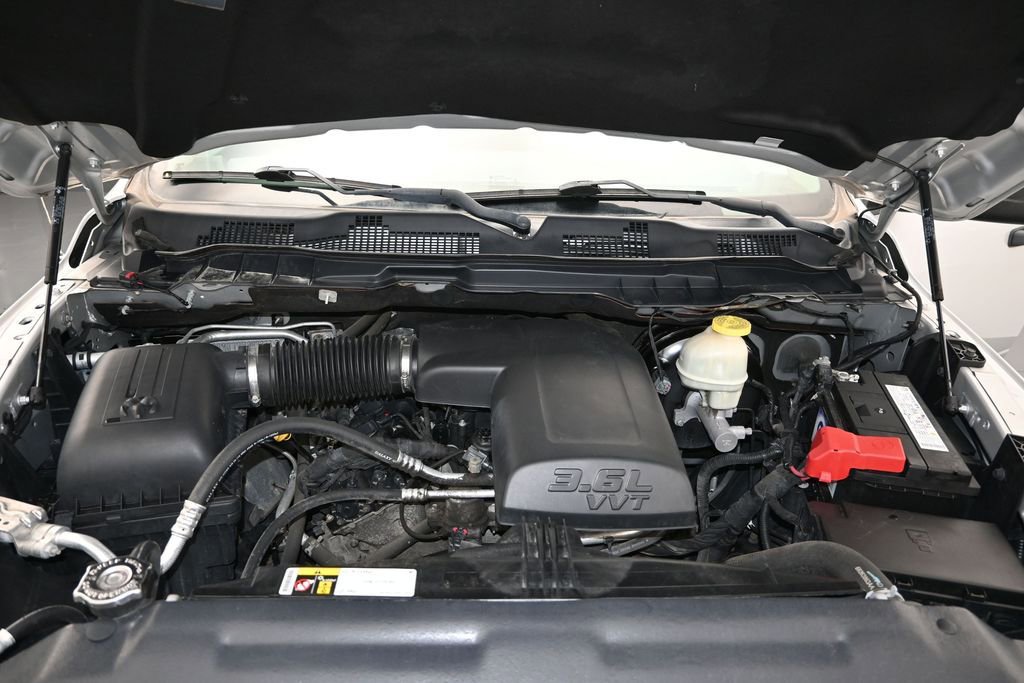 Used 2017 RAM 1500 Express AWD/4WD image 11