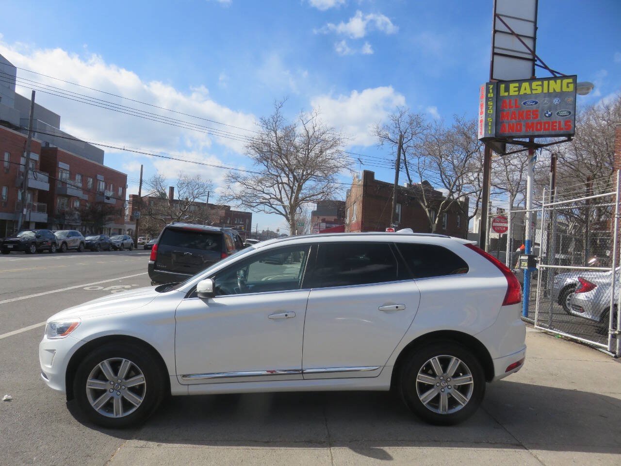 Used 2016 Volvo XC60 T6 Platinum AWD/4WD image 7