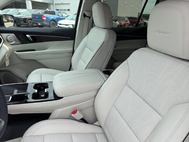 New 2027 Buick Enclave Avenir FWD image 17