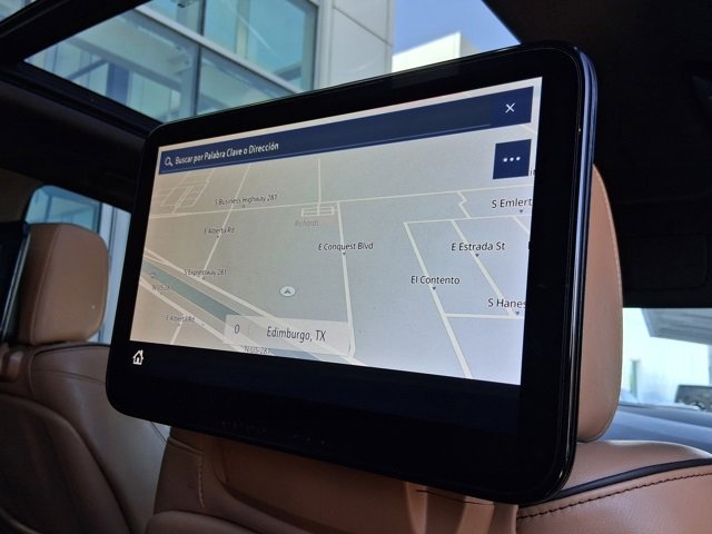 Used 2021 Cadillac Escalade Premium Luxury w/ LPO, Illumination Package image 20