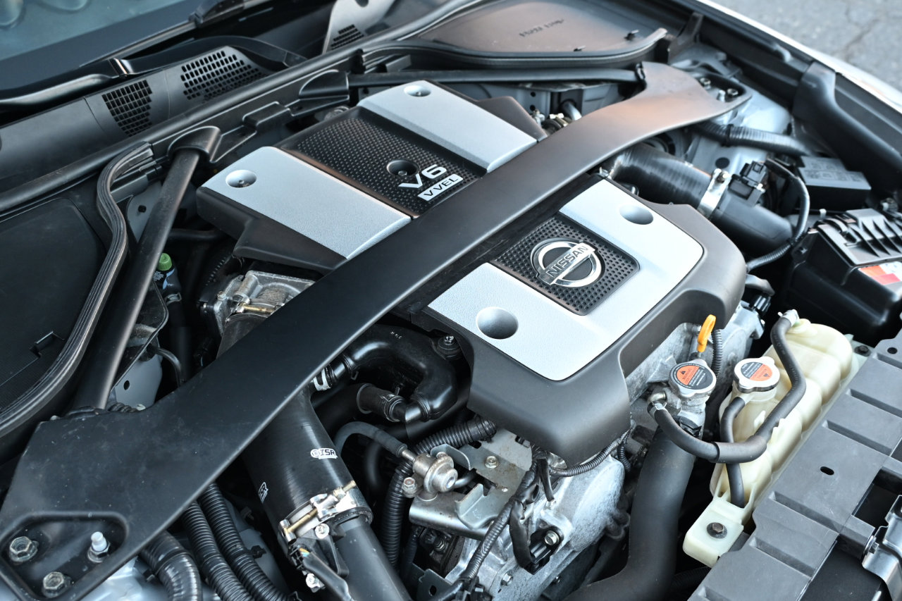 Used 2014 Nissan 370Z Touring w/ Sport Package image 36