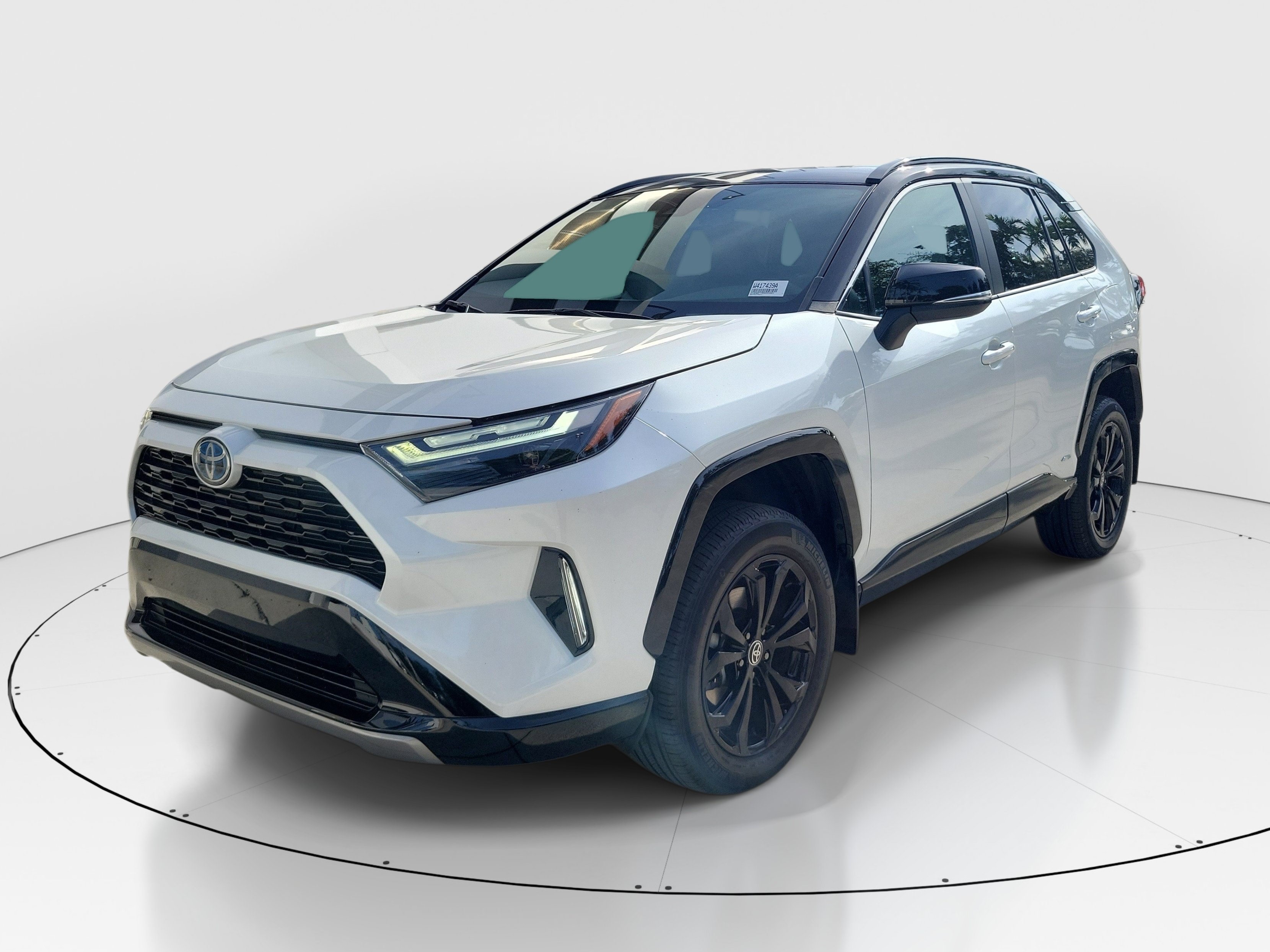 Used 2024 Toyota RAV4 XSE AWD/4WD image 3
