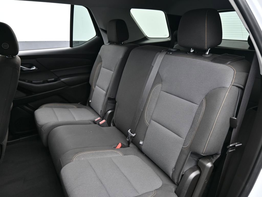 Used 2021 Chevrolet Traverse LS image 32