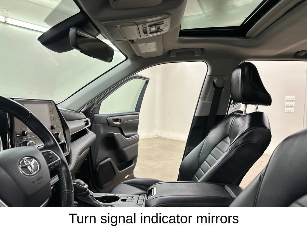 Used 2022 Toyota Highlander XLE FWD image 40