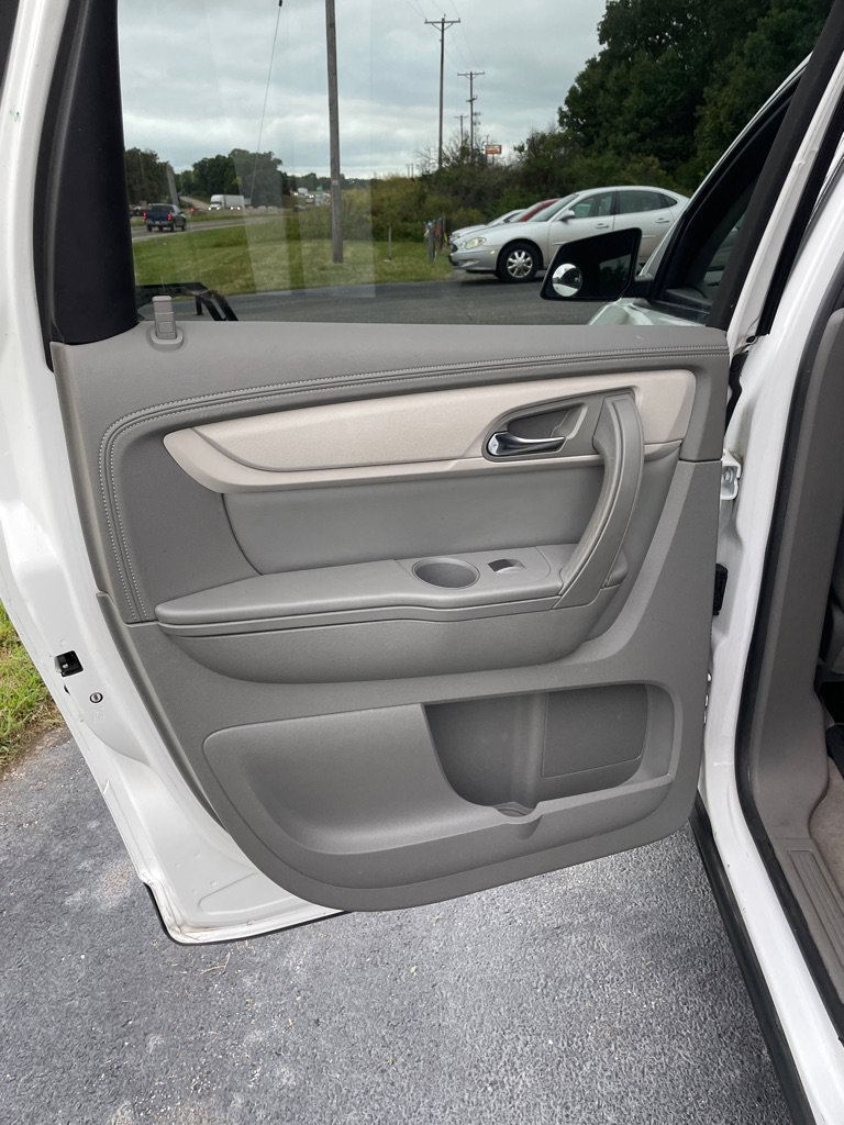 Used 2017 Chevrolet Traverse LS FWD image 16