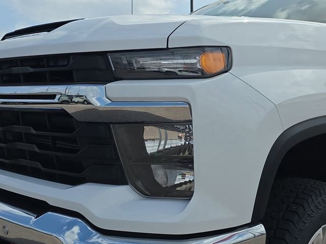 Used 2025 Chevrolet Silverado 2500 LT w/ Safety Package image 9