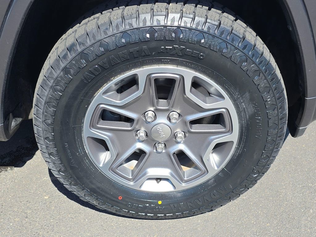 Used 2014 Jeep Grand Cherokee Overland w/ Advanced Technology Group AWD/4WD image 10