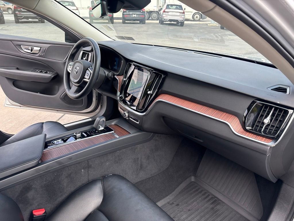 Certified 2023 Volvo S60 B5 Plus w/ Climate Package AWD/4WD image 32