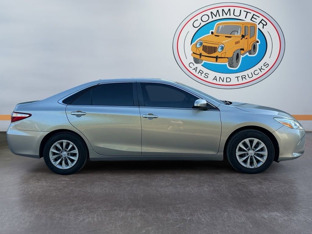 Used 2015 Toyota Camry LE image 7