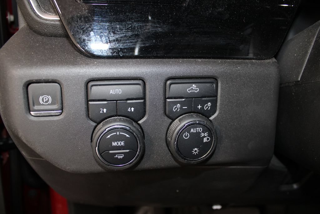 Used 2023 Chevrolet Silverado 1500 LT AWD/4WD image 21