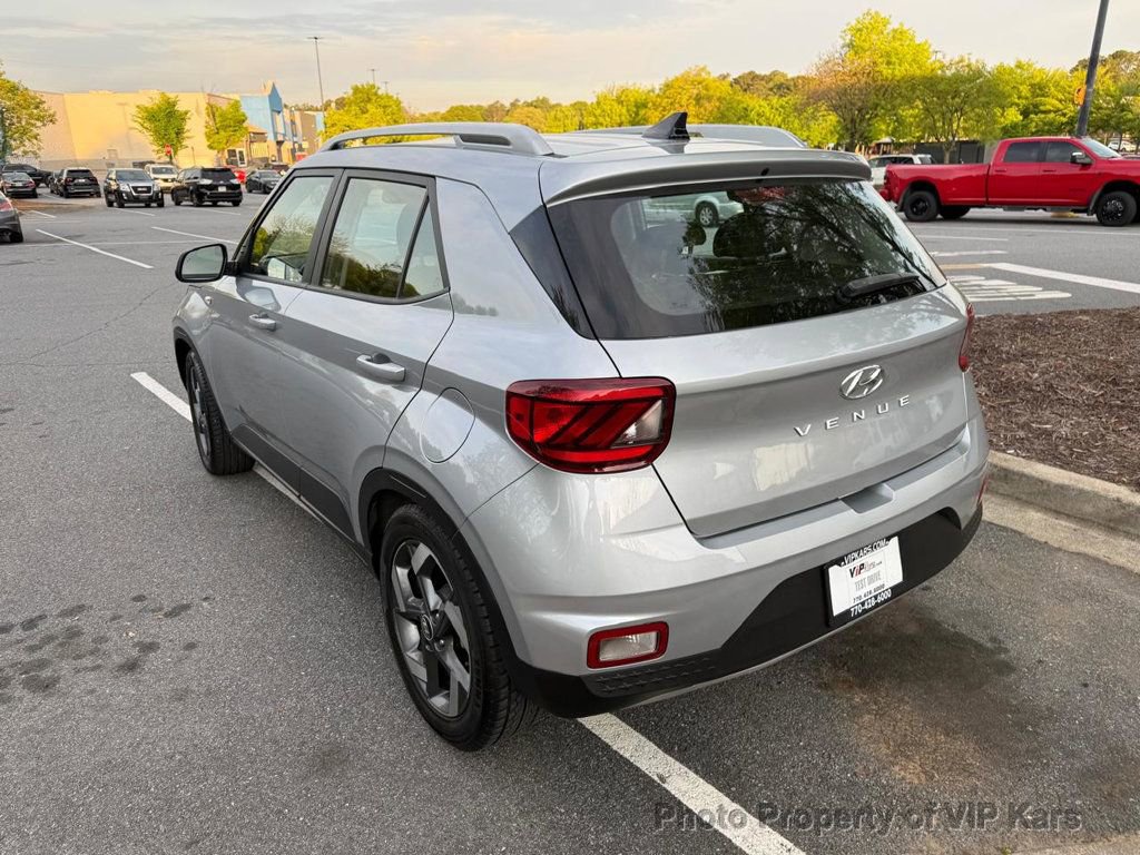 Used 2021 Hyundai Venue SEL image 7