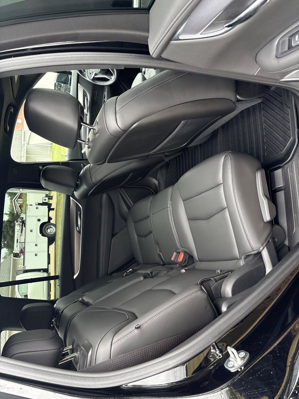 Used 2025 Cadillac XT6 Luxury FWD image 13