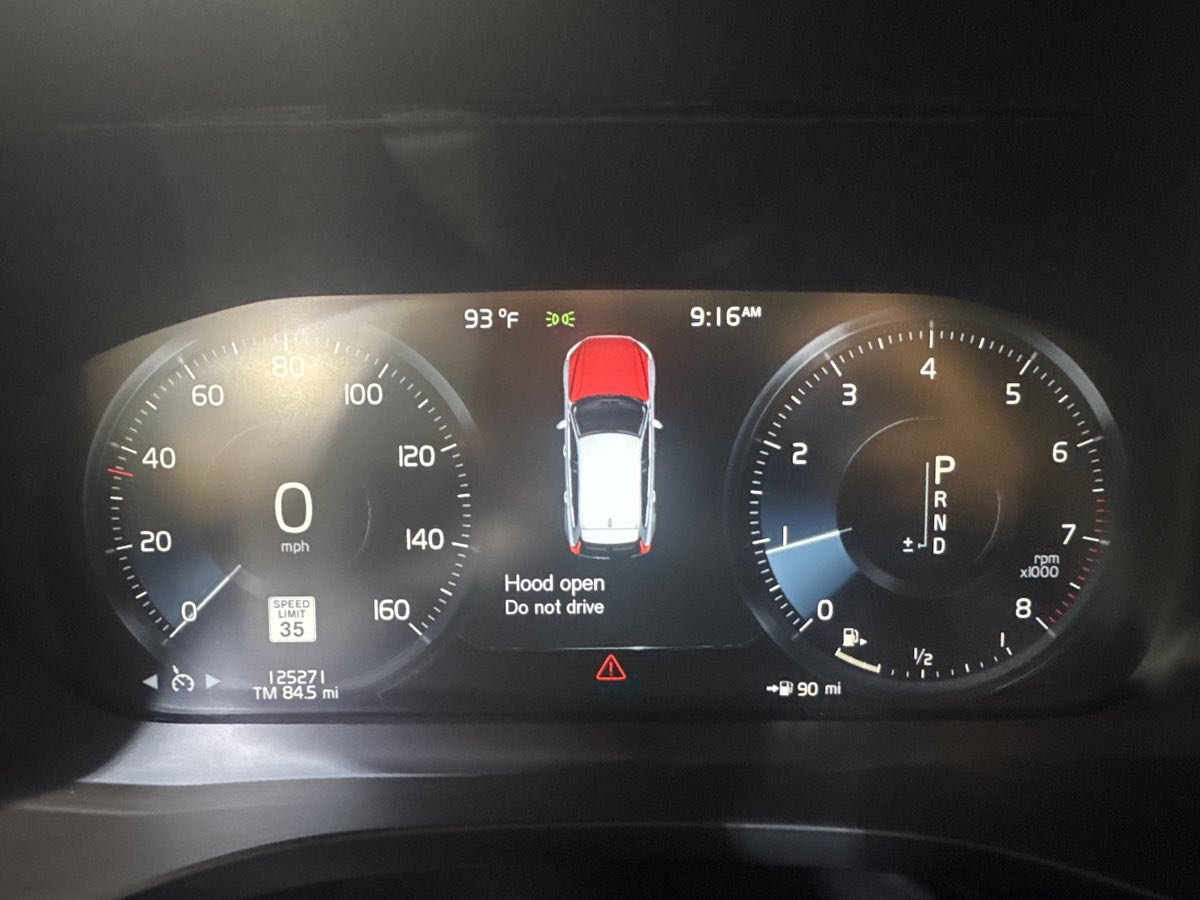 Used 2019 Volvo XC60 T6 Momentum w/ Multimedia Package AWD/4WD image 19