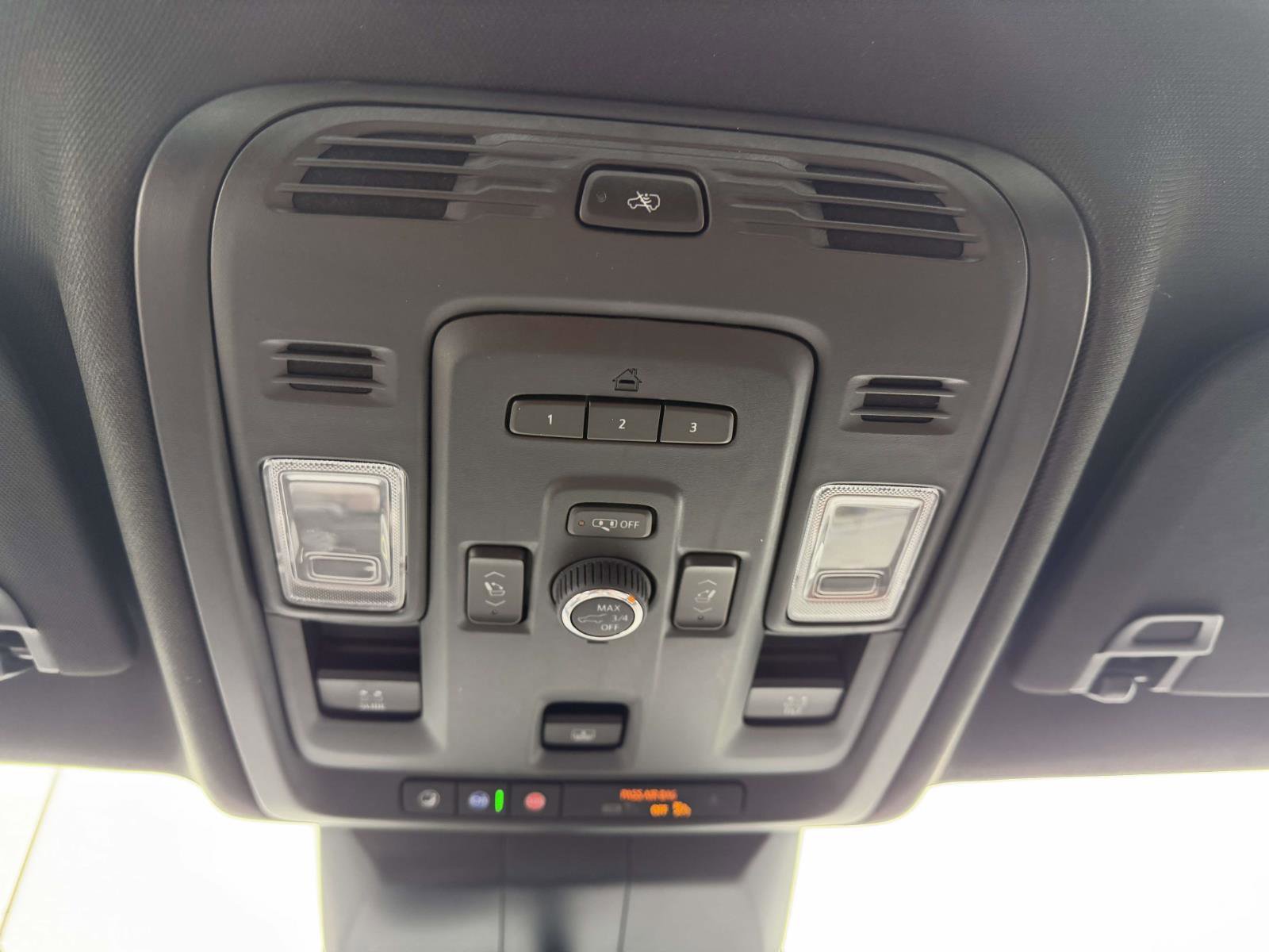 Used 2024 Cadillac Escalade ESV Premium Luxury AWD/4WD image 32