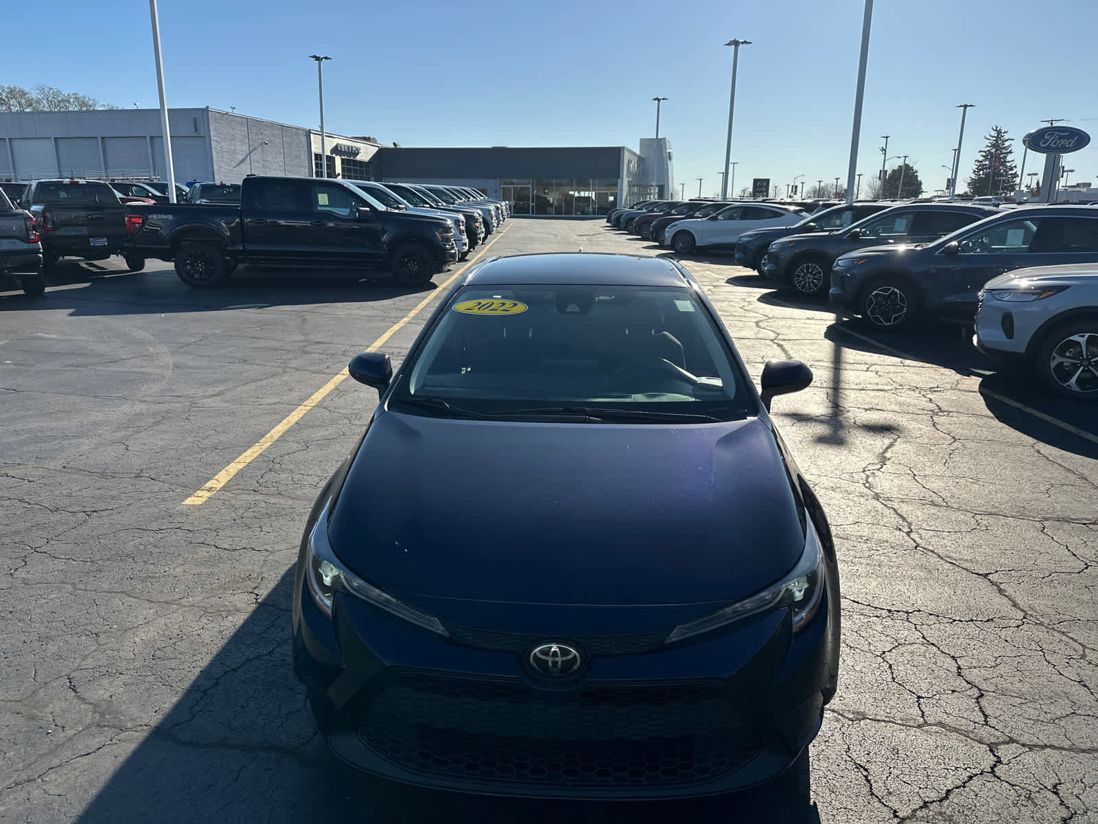 Used 2022 Toyota Corolla LE image 3