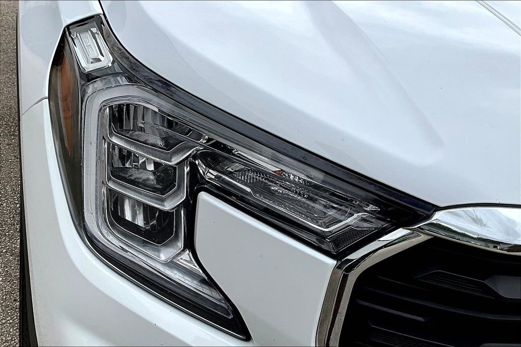 Used 2023 GMC Terrain SLE w/ Driver Convenience Package image 30