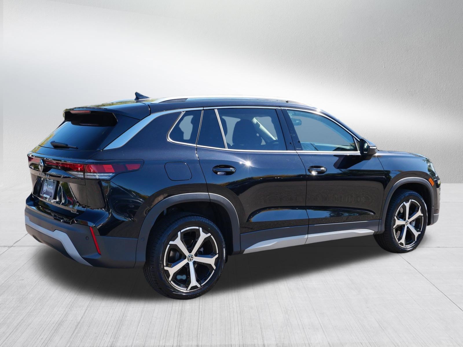 Certified 2025 Volkswagen Tiguan SE AWD/4WD image 7