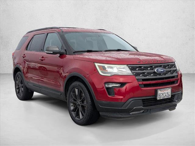 Used 2018 Ford Explorer XLT w/ Equipment Group 202A image 3